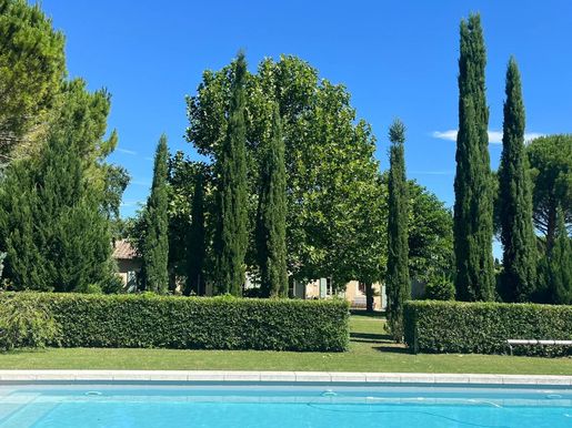Maison 7 pièces 219 m² · à Saint-Rémy-de-Provence · 219 m² · 2 230 000 €