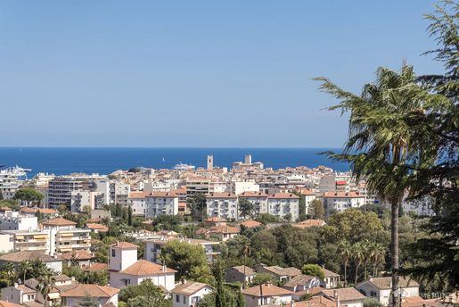 Appartement 3 pièces 144 m² · à Antibes · 144 m² · 1 595 000 €