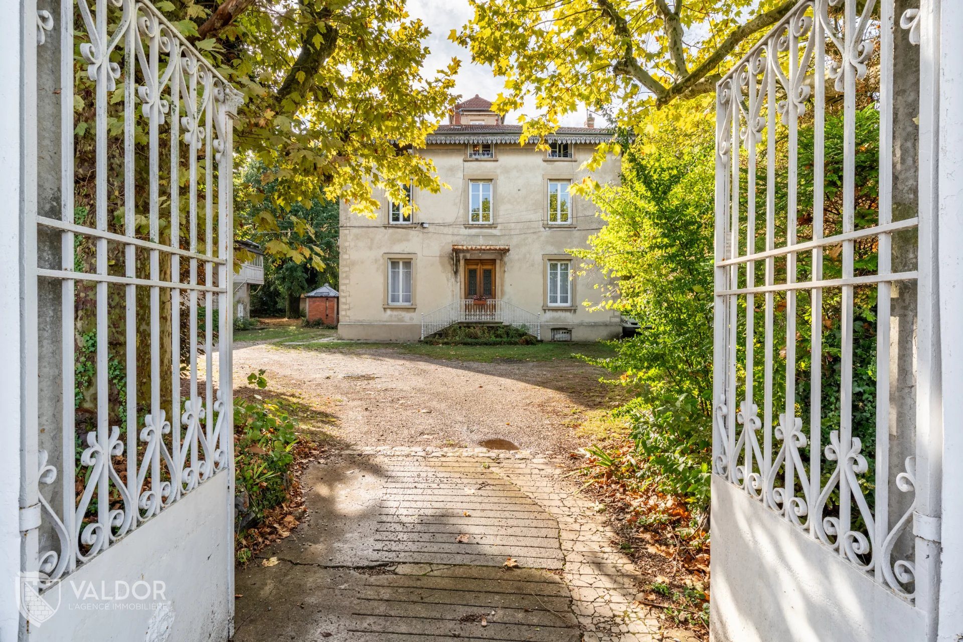 Maison à vendre, 450m², Sathonay-Camp