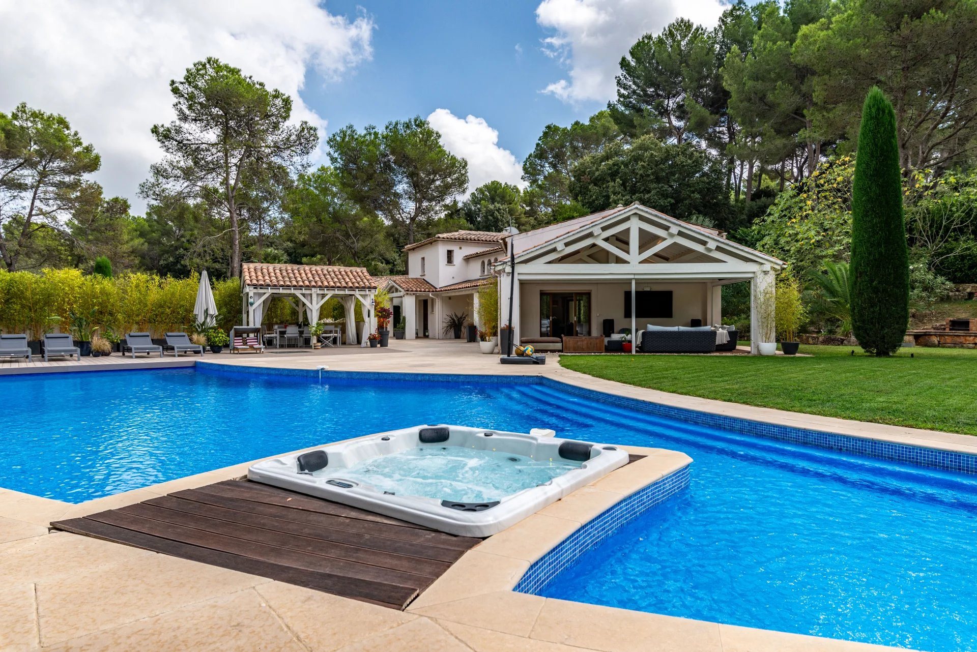 Maison à vendre, 360m², Mougins