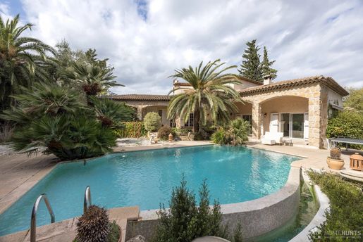 Maison 308 m² · à Mougins · 308 m² · 1 880 000 €