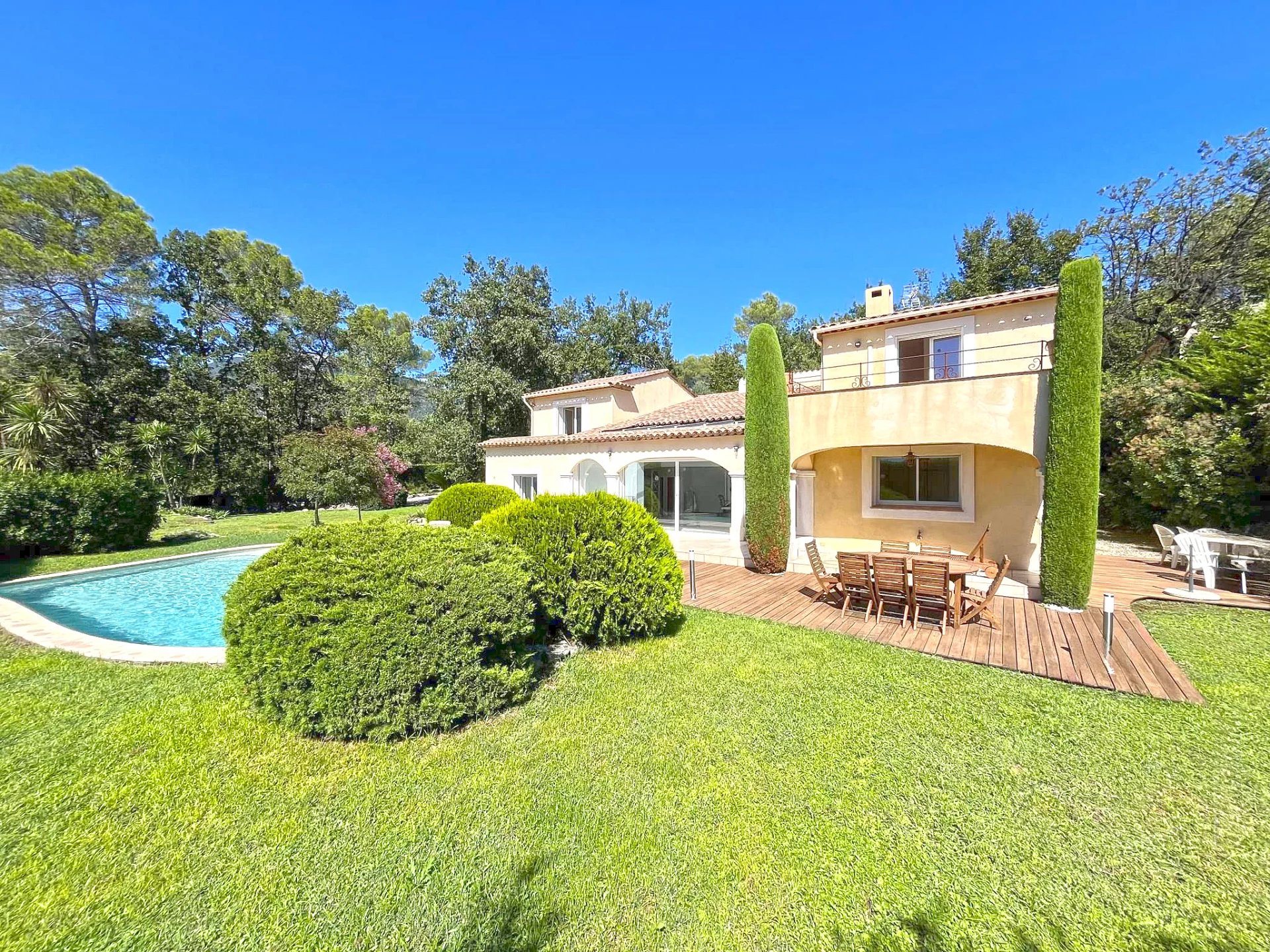 Maison à vendre, 249m², Roquefort-les-Pins