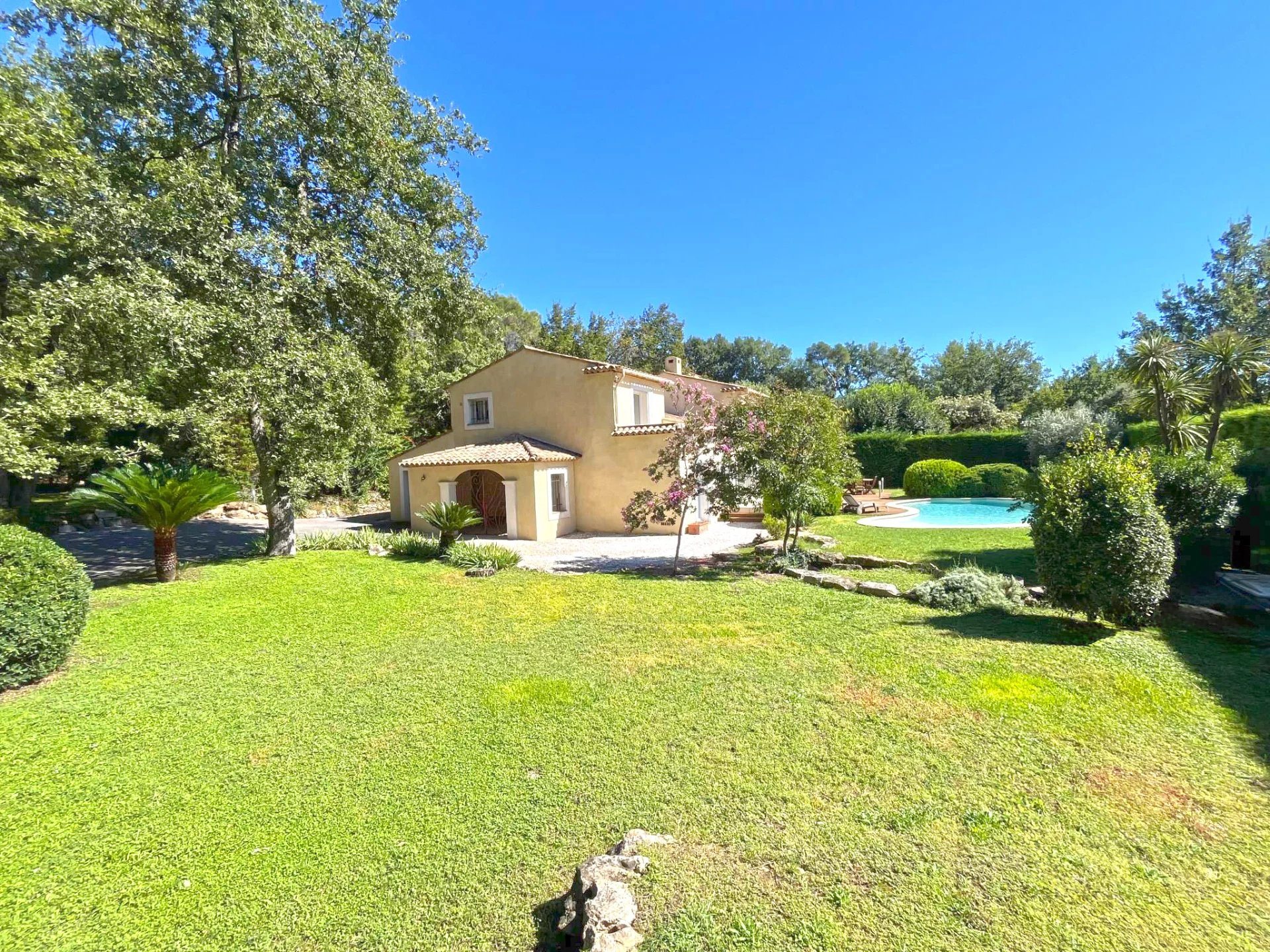Maison à vendre, 249m², Roquefort-les-Pins