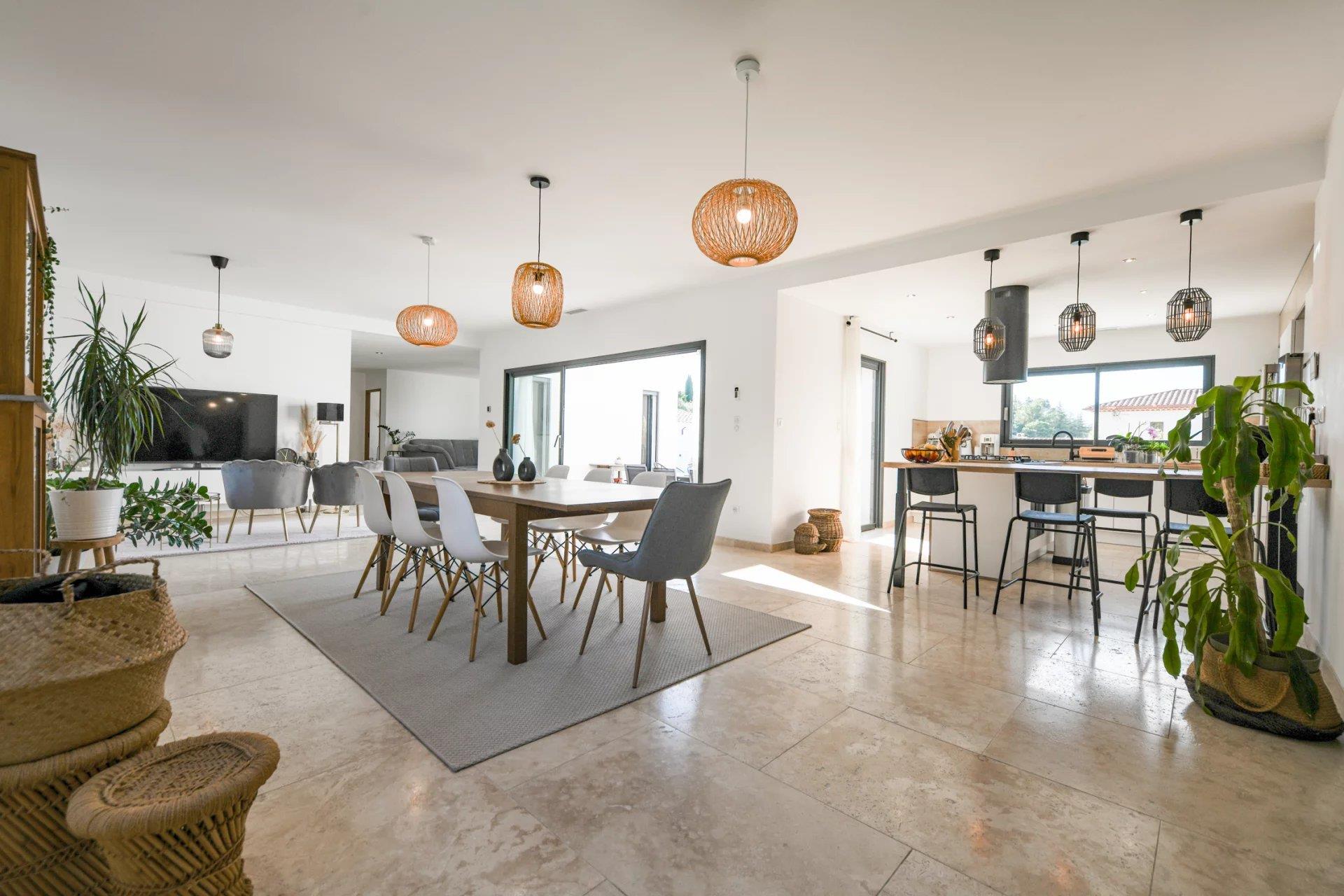 Maison à vendre, 222m², Uzès