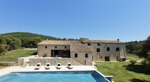 Maison 330 m² · à Beaumont-de-Pertuis · 330 m² · 3 300 000 €