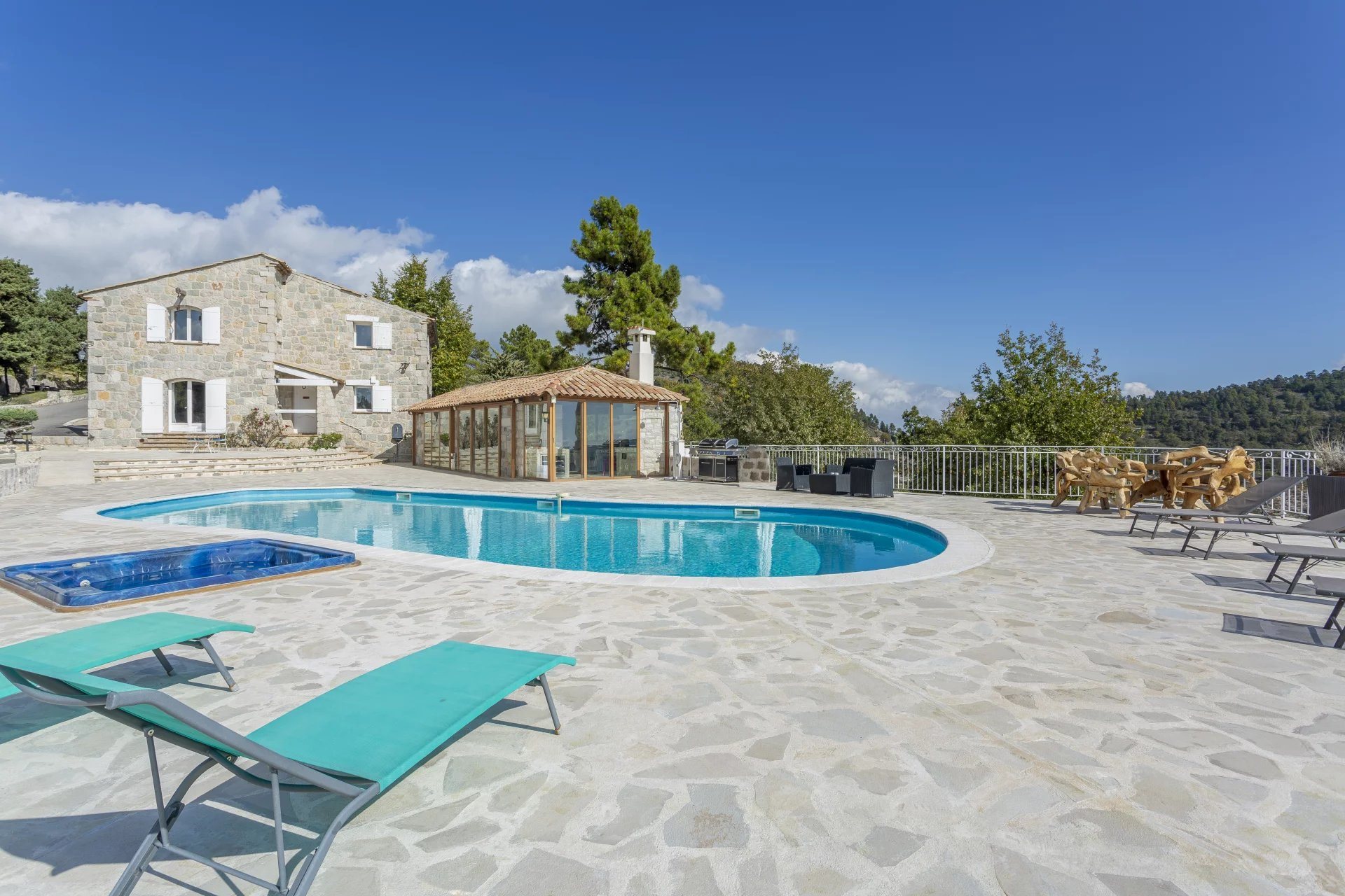 Maison à vendre, 750m², Lucéram
