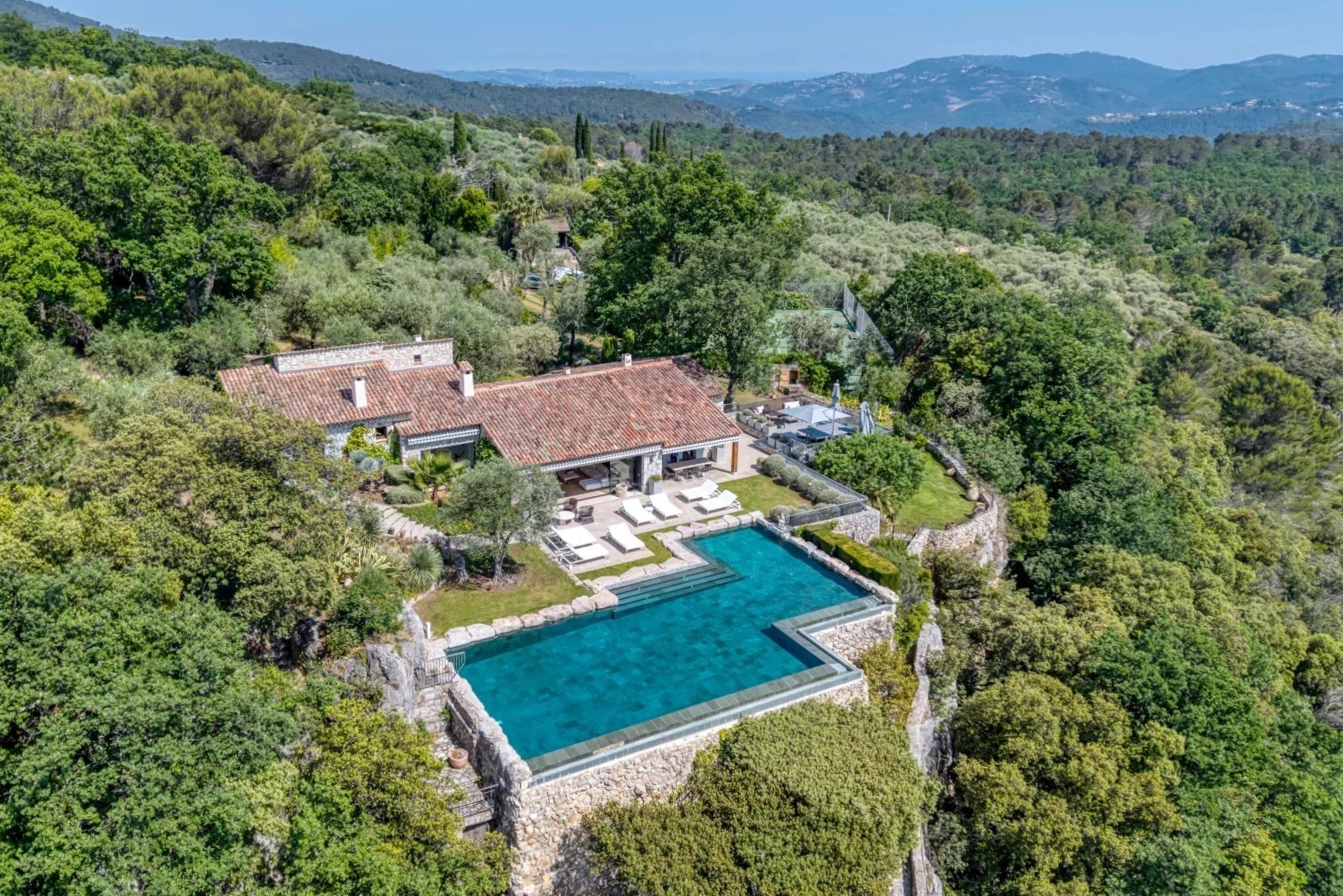 Maison à vendre, 327m², Saint-Cézaire-sur-Siagne