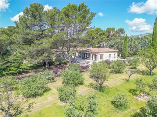 Maison 15 pièces 470 m² · à Puget · 470 m² · 3 200 000 €