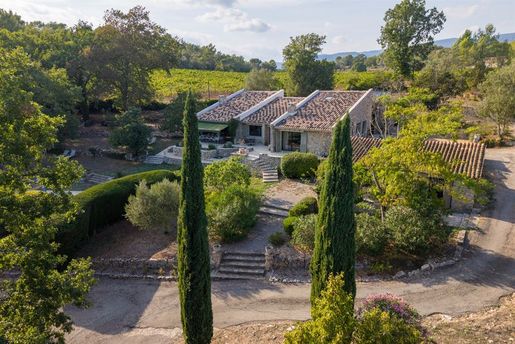 Maison 200 m² · à Saint-Paul-en-Forêt · 200 m² · 1 780 000 €
