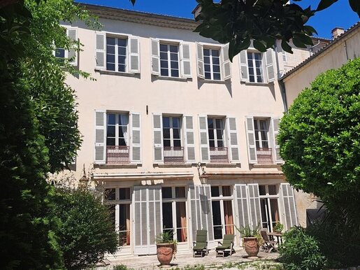 Maison 15 pièces 600 m² · à Avignon · 600 m² · 1 575 000 €