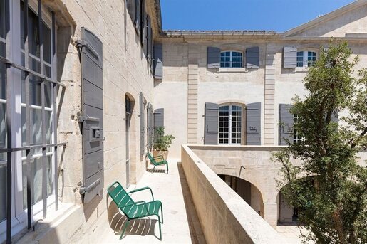 Maison 20 pièces 1200 m² · à Avignon · 1 200 m² · 4 400 000 €
