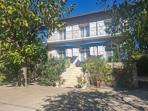 Maison 9 pièces 200 m² · à Avignon · 200 m² · 800 000 €