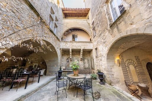Maison 12 pièces 450 m² · à Uzès · 450 m² · 1 350 000 €