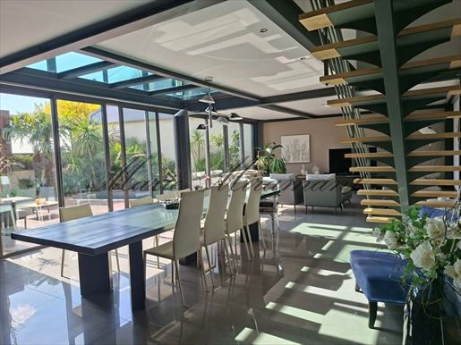 Maison 10 pièces 320 m² · à Villeneuve-lès-Avignon · 320 m² · 1 645 000 €