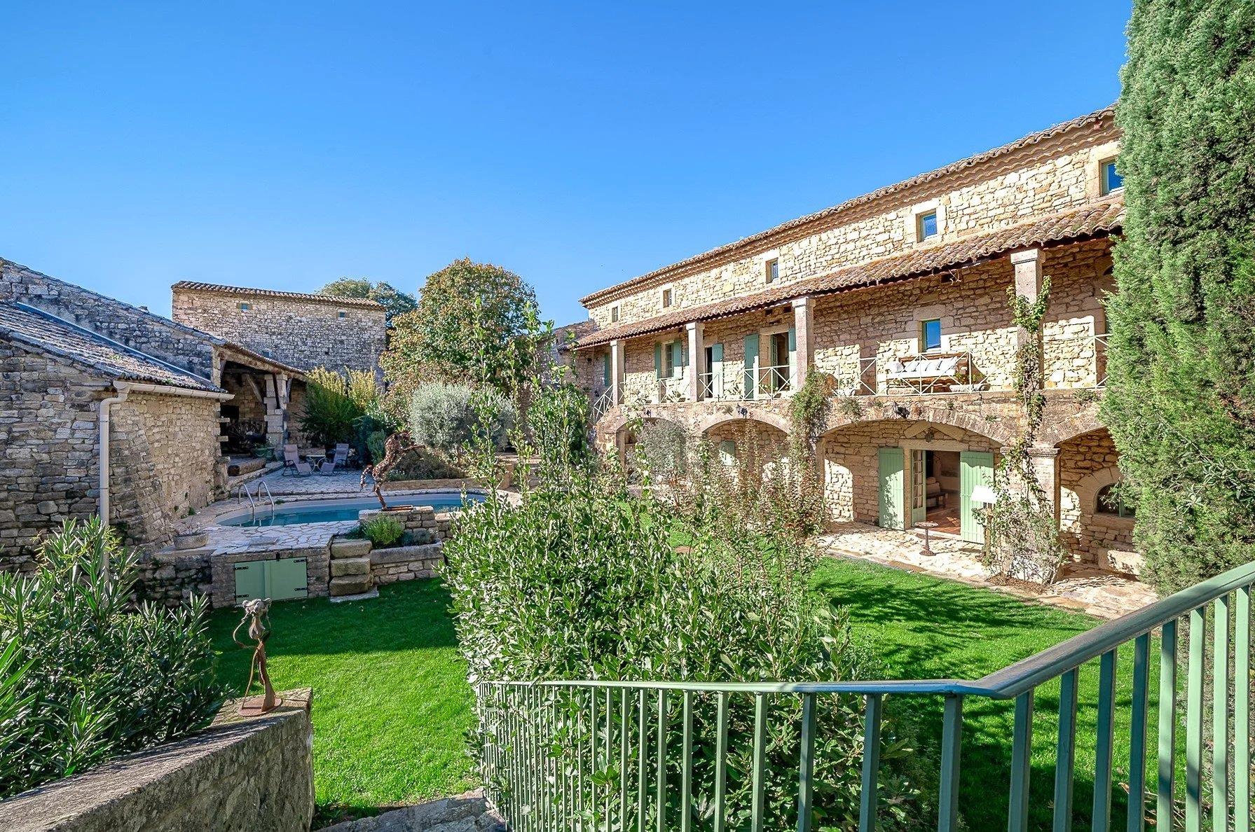 Maison à vendre, 445m², Uzès