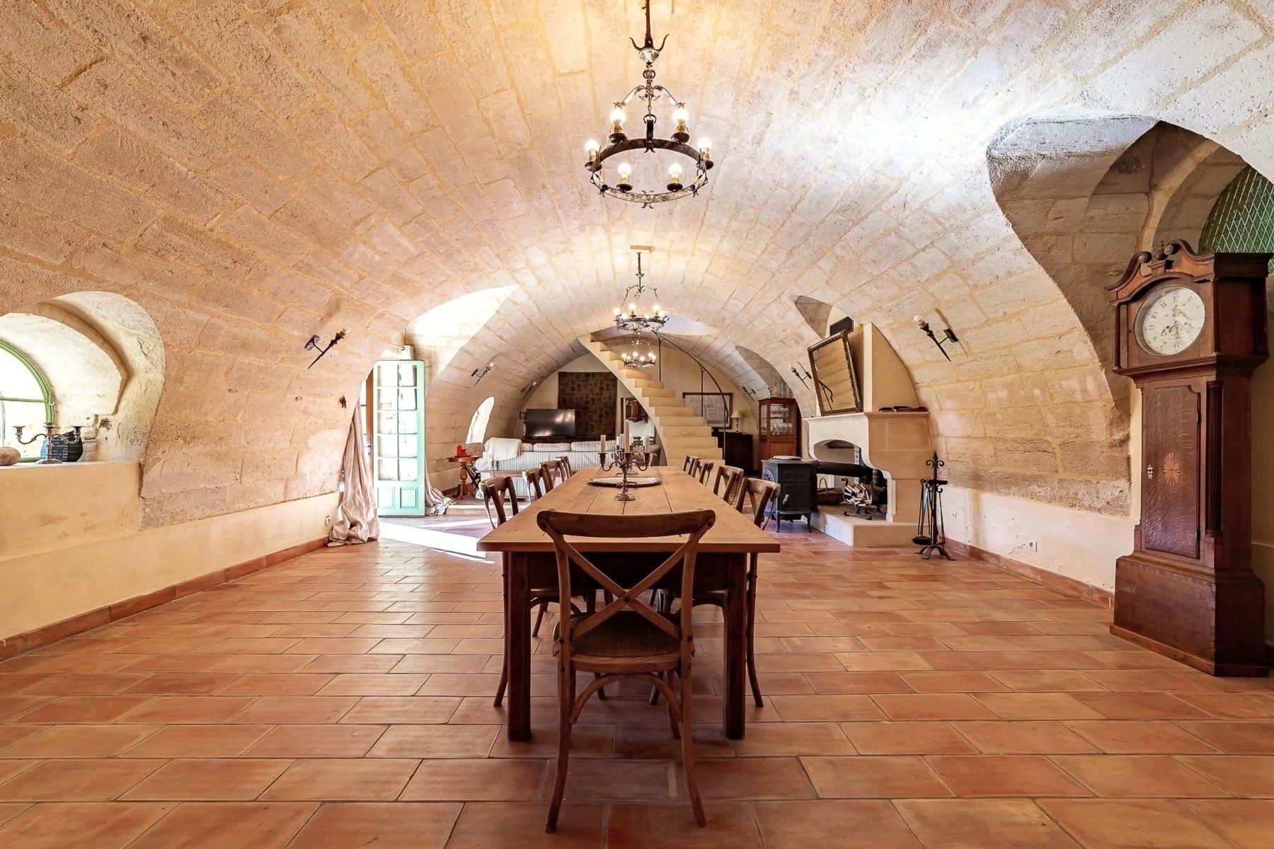 Maison à vendre, 445m², Uzès