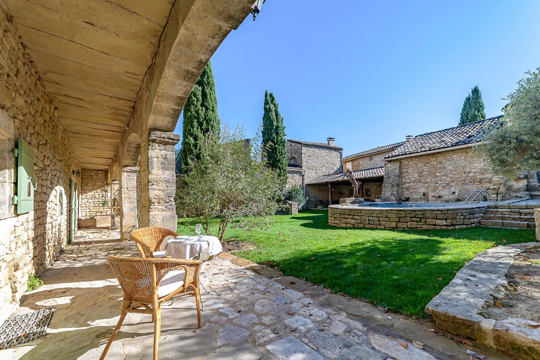 Maison à vendre, 445m², Uzès