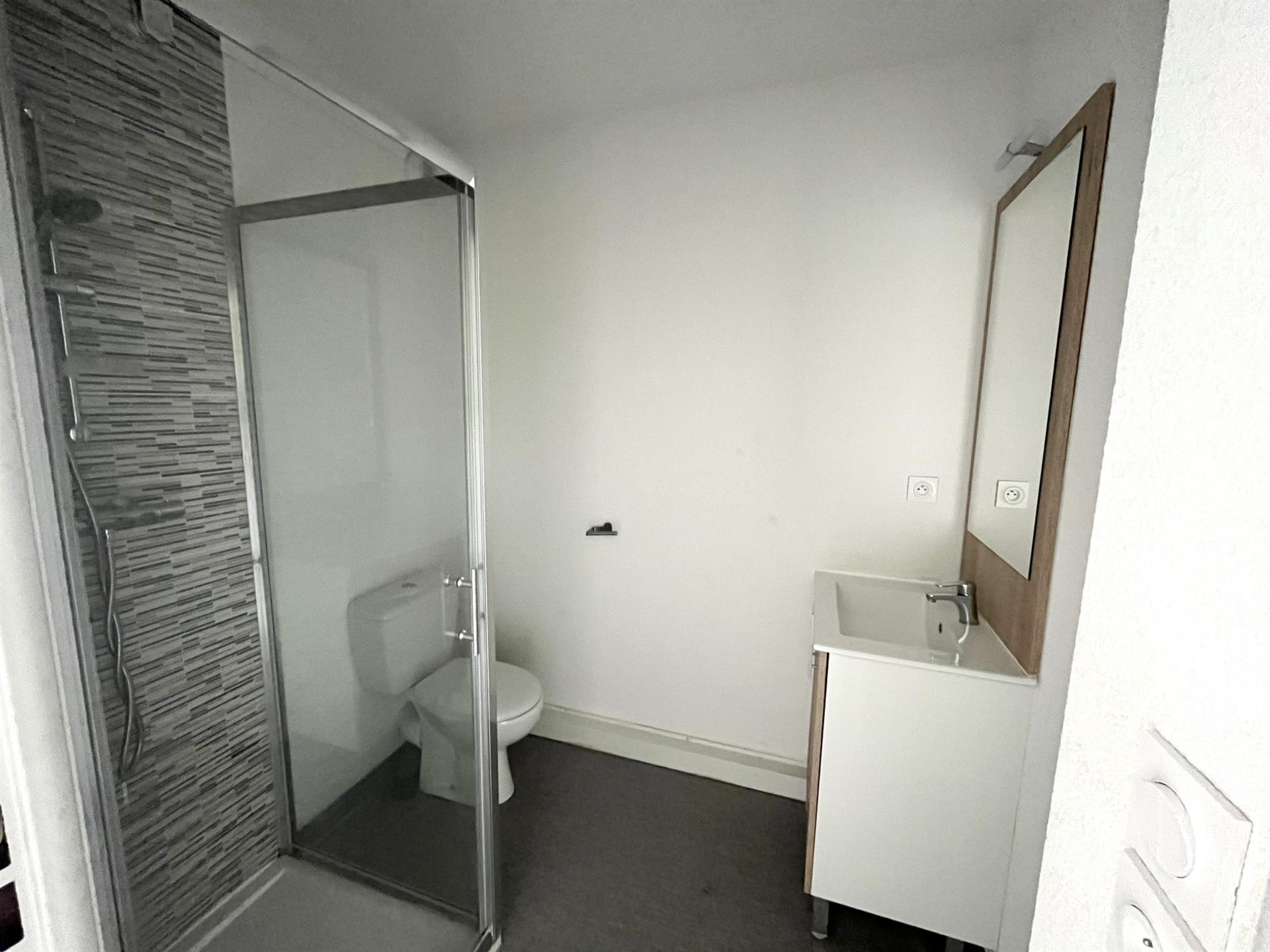 Appartement à louer, 18m², Nîmes