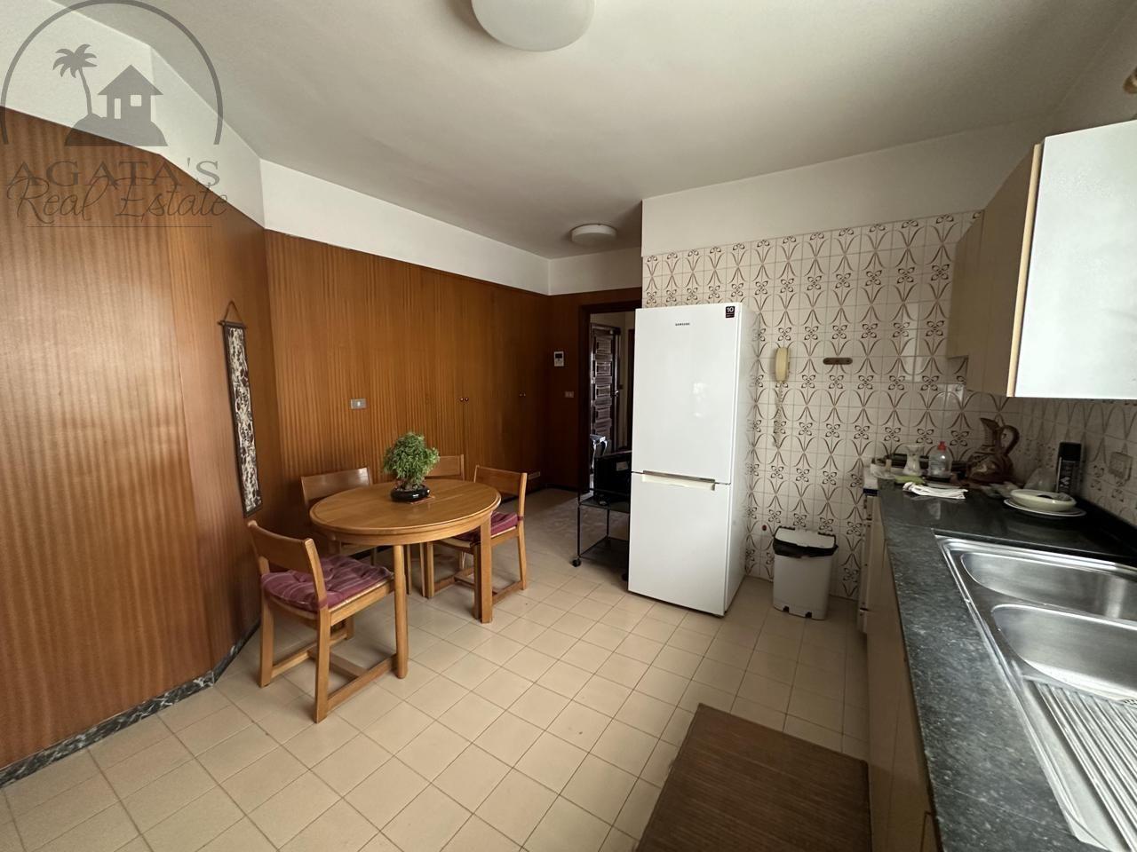 Purchase: Apartment (38007)