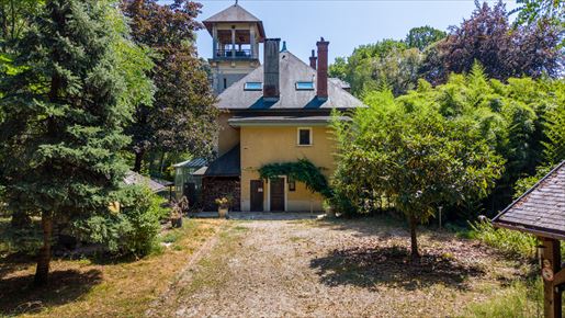 Maison 8 pièces 236 m² · à La Motte-Servolex · 236 m² · 840 000 €