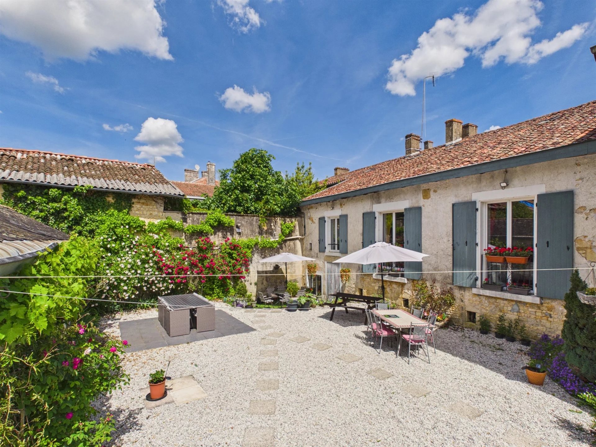 Maison à vendre, 446m², Champagne-Mouton