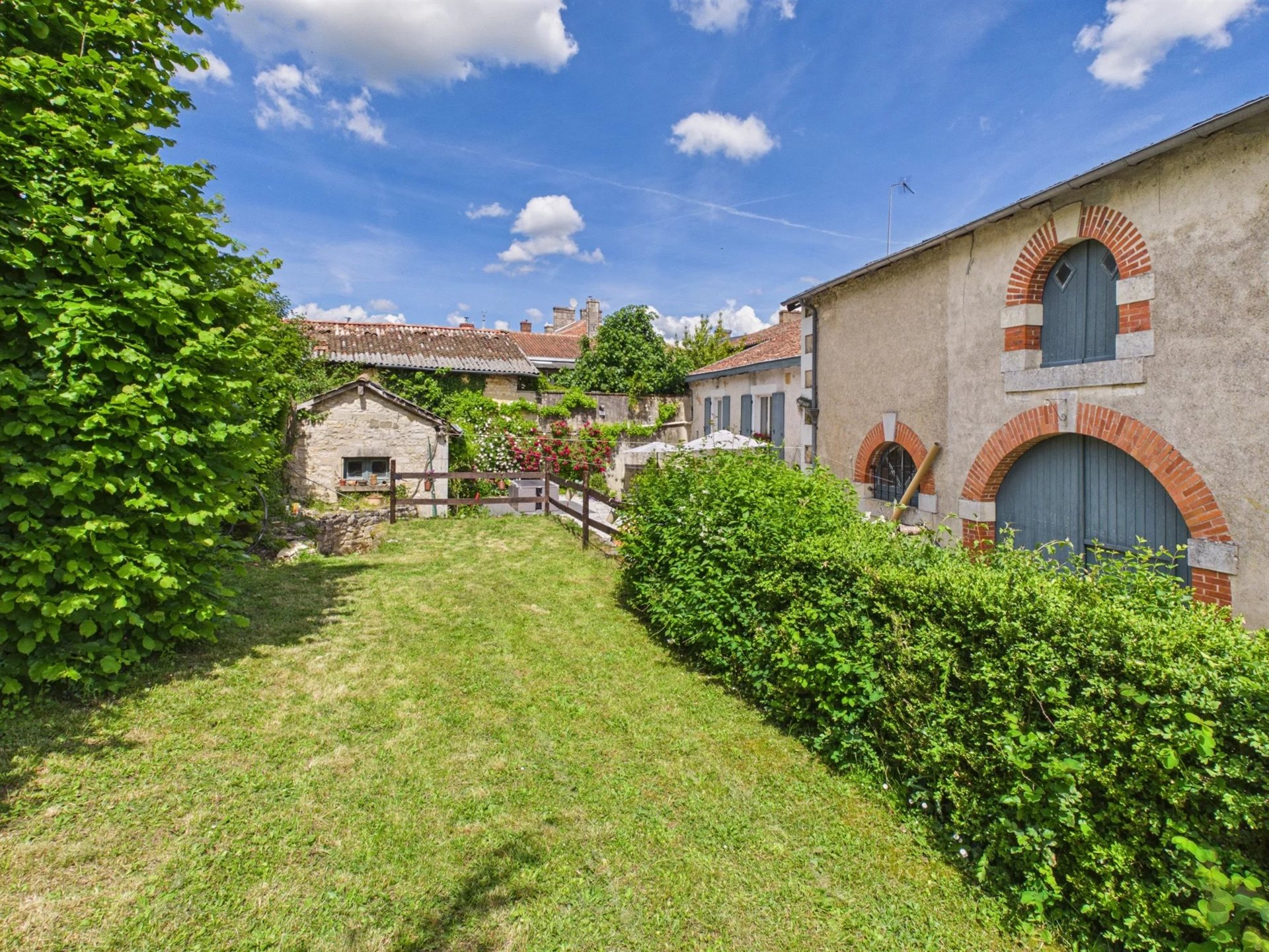 Maison à vendre, 446m², Champagne-Mouton