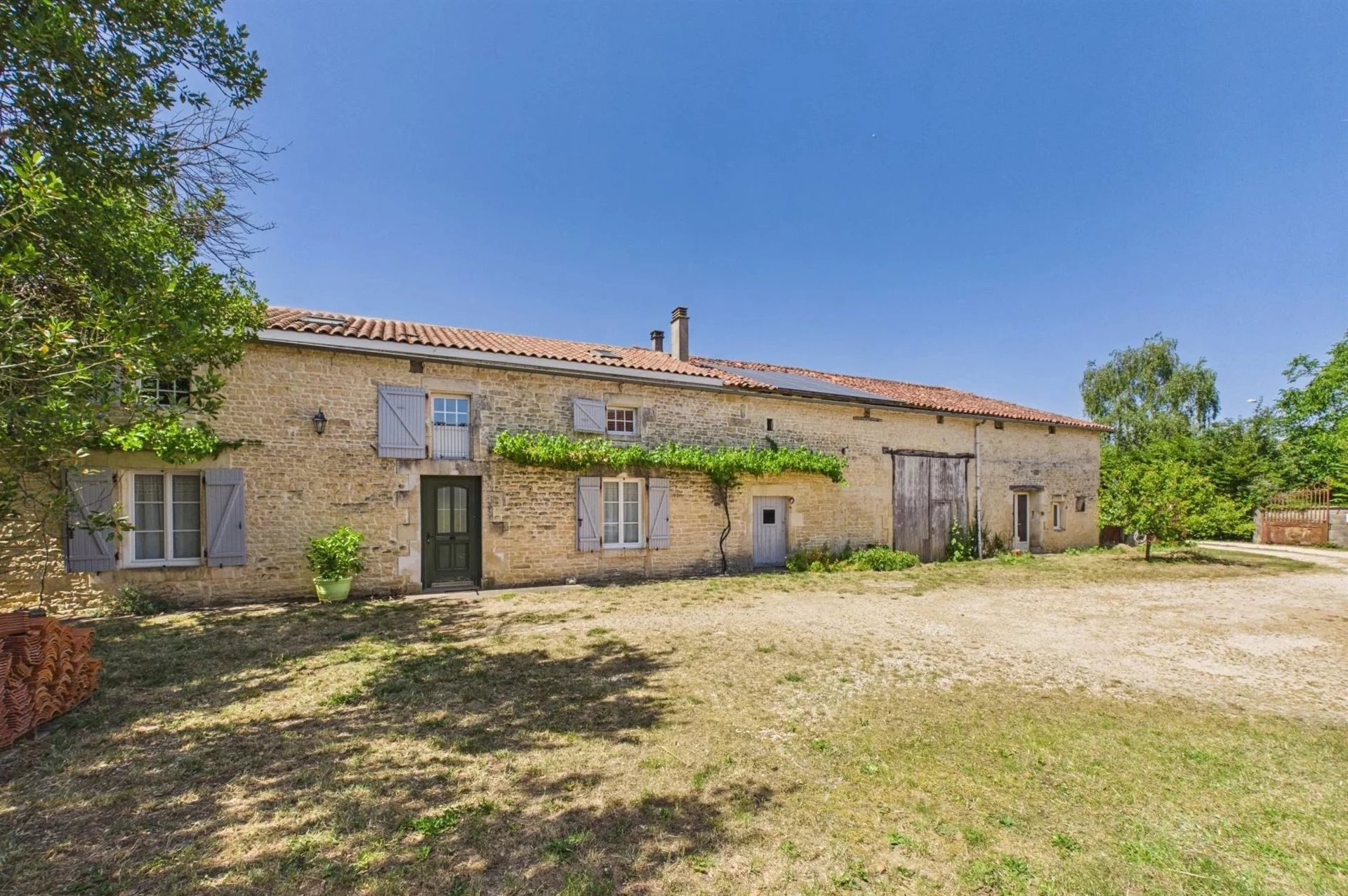Maison à vendre, 305m², Salles-de-Villefagnan