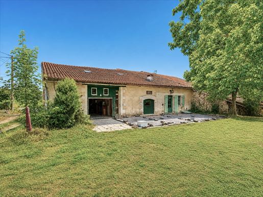Maison 5 pièces 148 m² · à Chassaignes · 148 m² · 65 000 €