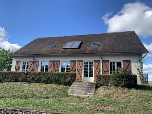 Maison 8 pièces 119 m² · à Mialet · 119 m² · 162 000 €