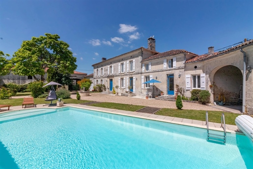 Maison 13 pièces 290 m² · à Saint-Sulpice-de-Cognac · 290 m² · 625 000 €