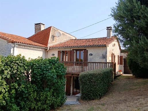 Maison 5 pièces 100 m² · à Nanteuil-Auriac-de-Bourzac · 100 m² · 140 000 €