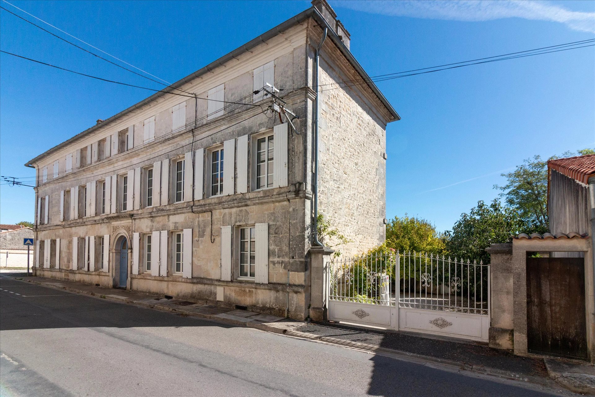 Maison à vendre, 255m², Hiersac