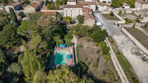 10 pièces 255 m² · à Hiersac · 255 m² · 499 999 €