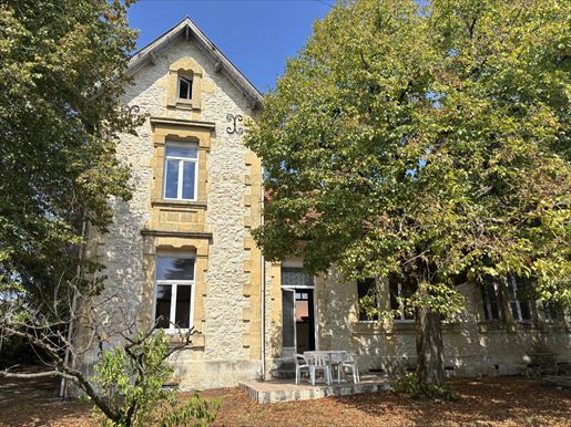Maison 7 pièces 182 m² · à Eymet · 182 m² · 278 200 €