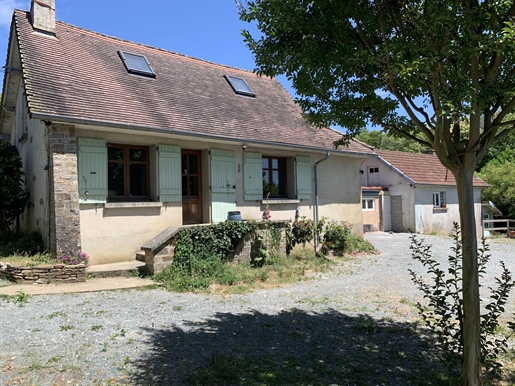Maison 9 pièces 111 m² · à Saint-Pierre-de-Frugie · 111 m² · 99 990 €