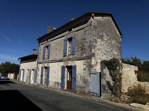 Maison 7 pièces 162 m² · à Verteillac · 162 m² · 95 000 €