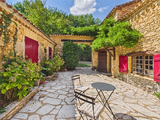Maison 12 pièces 254 m² · à Soturac · 254 m² · 593 600 €