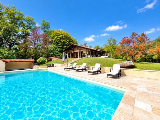 Maison 9 pièces 250 m² · à Bergerac · 250 m² · 440 000 €