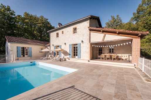 Maison 9 pièces 208 m² · à Saint-Cirq-Lapopie · 208 m² · 450 000 €