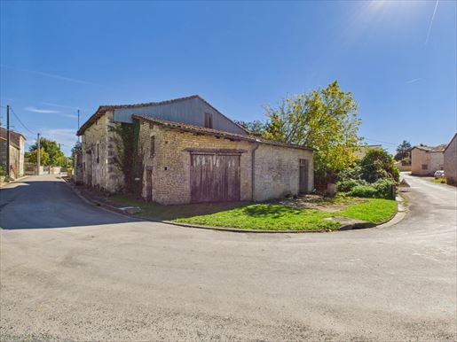 Maison 270 m² · à Bessé · 270 m² · 16 000 €