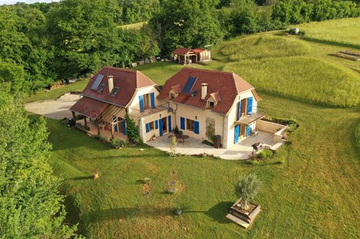 Maison 6 pièces 141 m² · à Figeac · 141 m² · 395 000 €