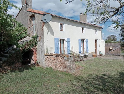 Maison 5 pièces 78 m² · à Moutiers-sous-Argenton · 78 m² · 95 000 €