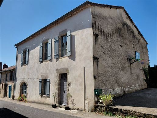 Maison 8 pièces 220 m² · à Bellac · 220 m² · 214 000 €