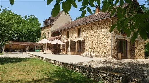 Maison 6 pièces 147 m² · à Sarlat-la-Canéda · 147 m² · 212 000 €