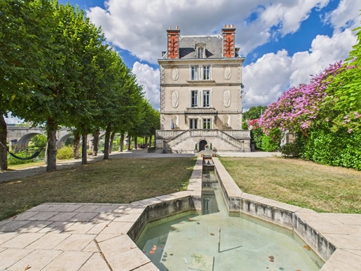 Maison 10 pièces 263 m² · à Saint-Astier · 263 m² · 850 000 €