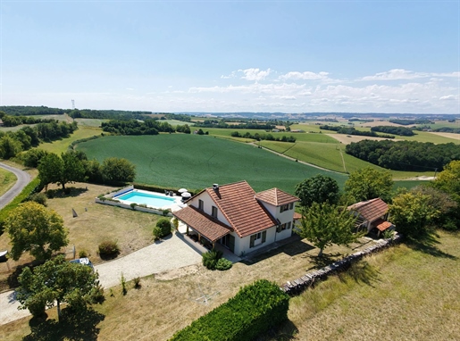 Maison 8 pièces 151 m² · à Verteillac · 151 m² · 390 000 €