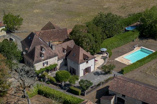 Maison 6 pièces 177 m² · à Saint-Pierre-Lafeuille · 177 m² · 399 000 €