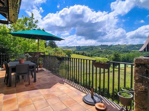 Maison 13 pièces 293 m² · à Lunac · 293 m² · 295 000 €