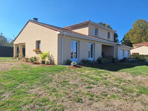 Maison 8 pièces 124 m² · à Massignac · 124 m² · 339 200 €