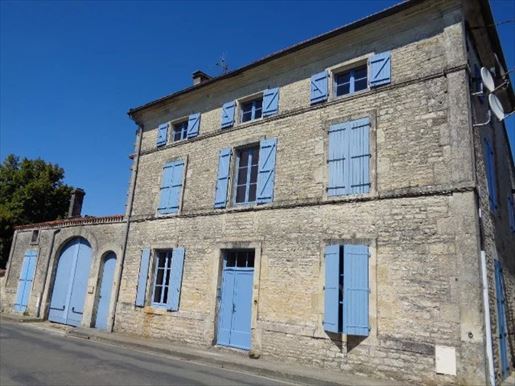 Appartement 3 pièces 52 m² · à Tusson · 52 m² · 66 000 €